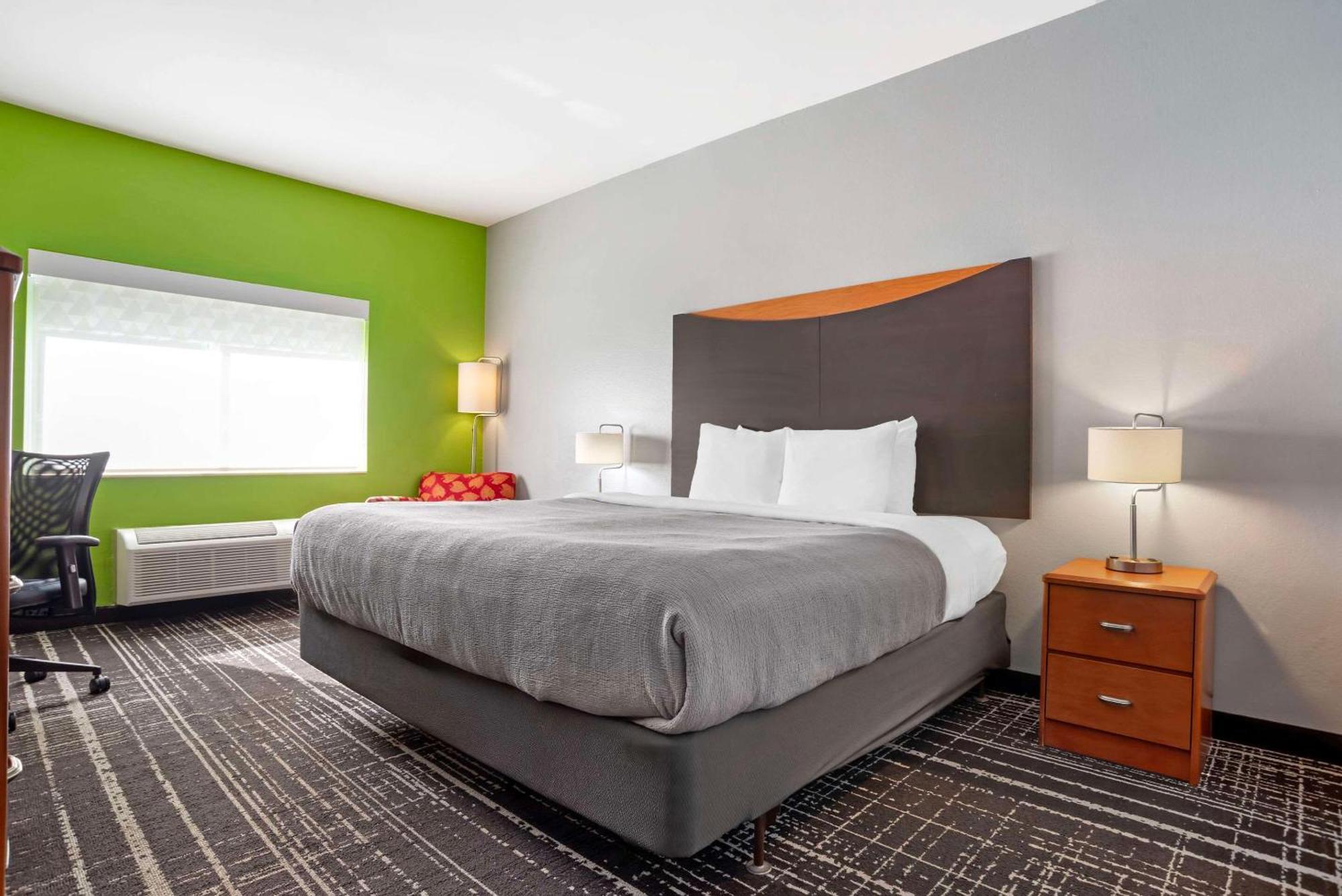 Quality Inn & Suites Birmingham - Highway 280 Eksteriør bilde